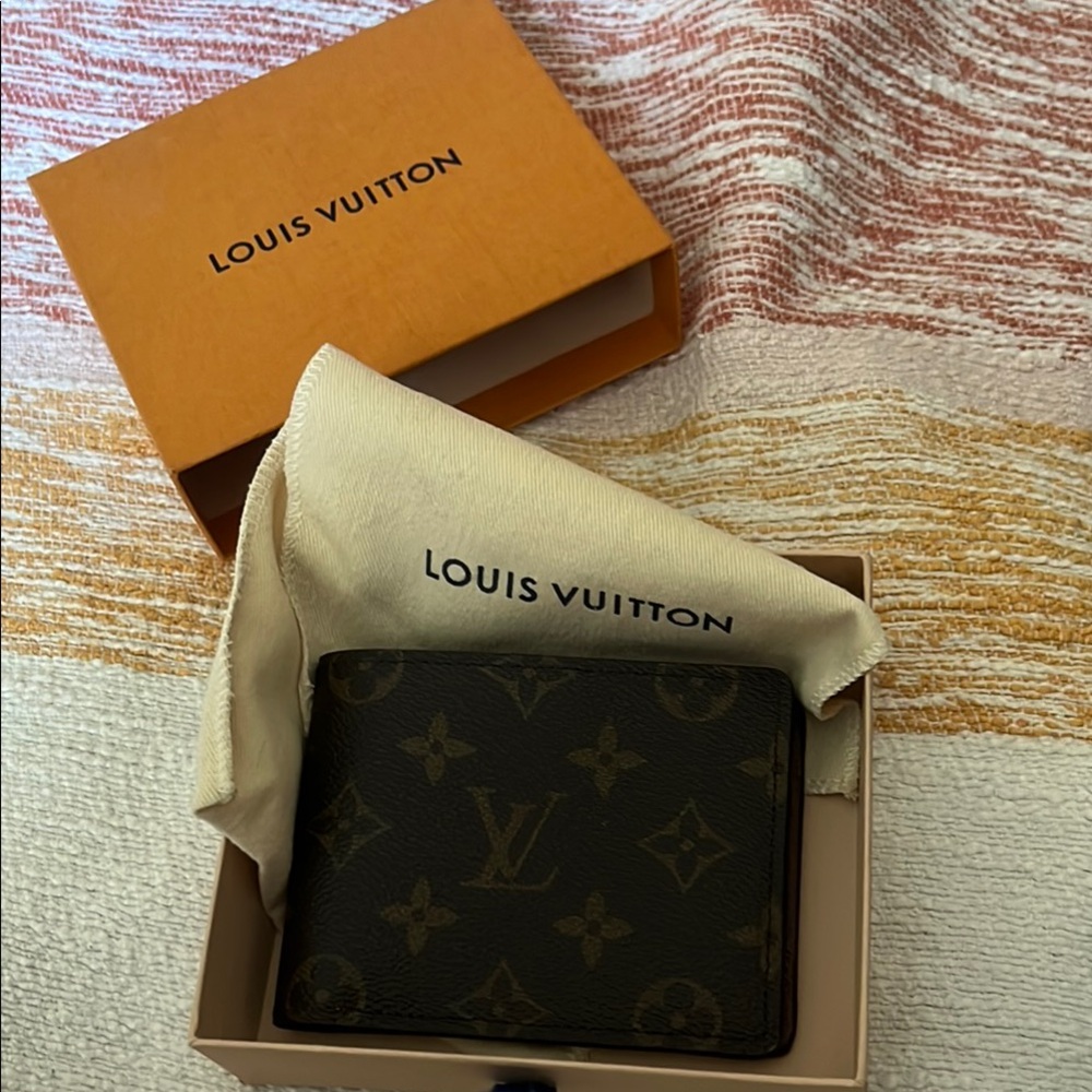 Louis Vuitton Men's Brown Wallet